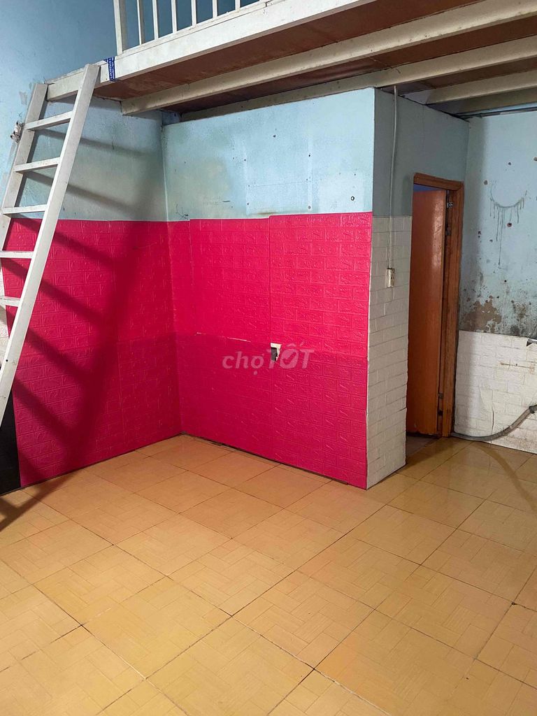 Phòng trọ Hóc Môn 15m² giá 1 triệu - An ninh và thoải mái