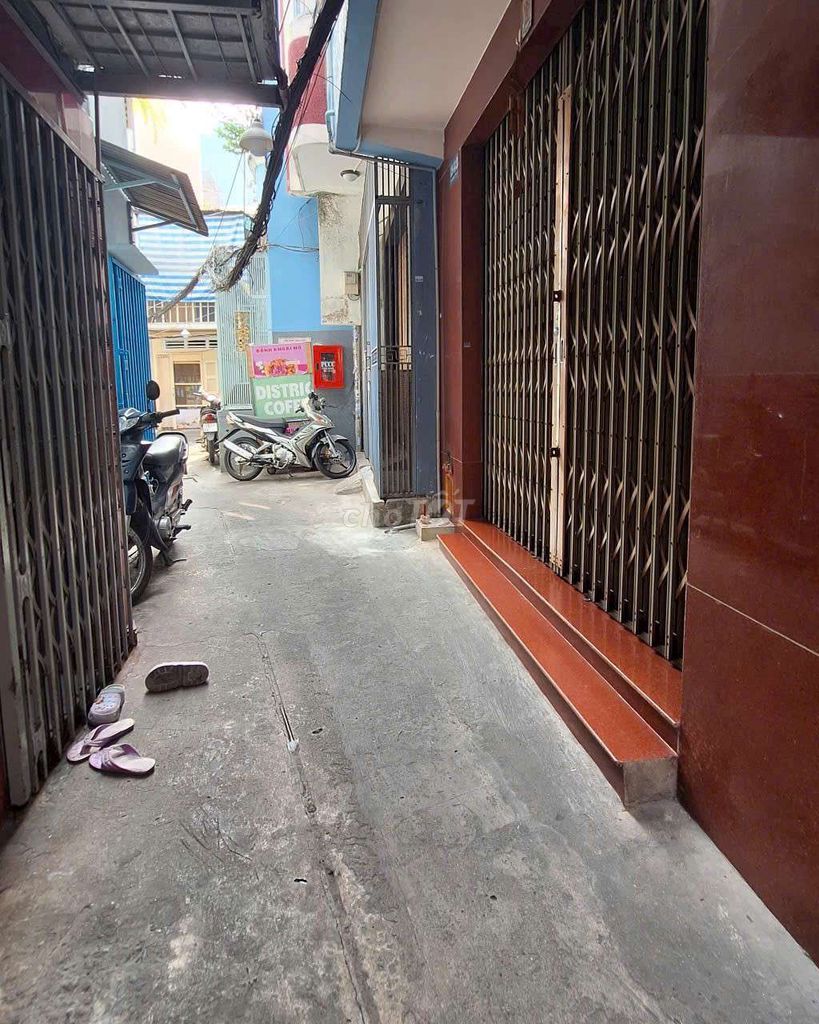 Nhà 4 tầng Trần Hưng Đạo 10m² giá 1.84 tỷ - Sổ hồng riêng, bớt lộc!