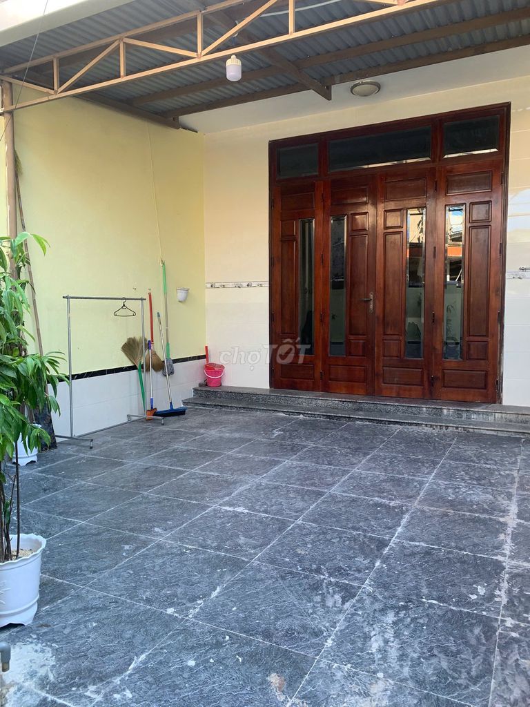 Nhà nguyên căn Tô Hiệu 100m² giá 8 triệu - Không gian sống thoải mái!