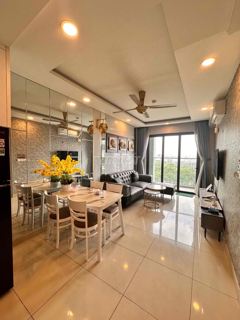 Căn hộ Emerald cho thuê quận Tân Phú 71m² giá 15 triệu - Full nội thất, view công viên