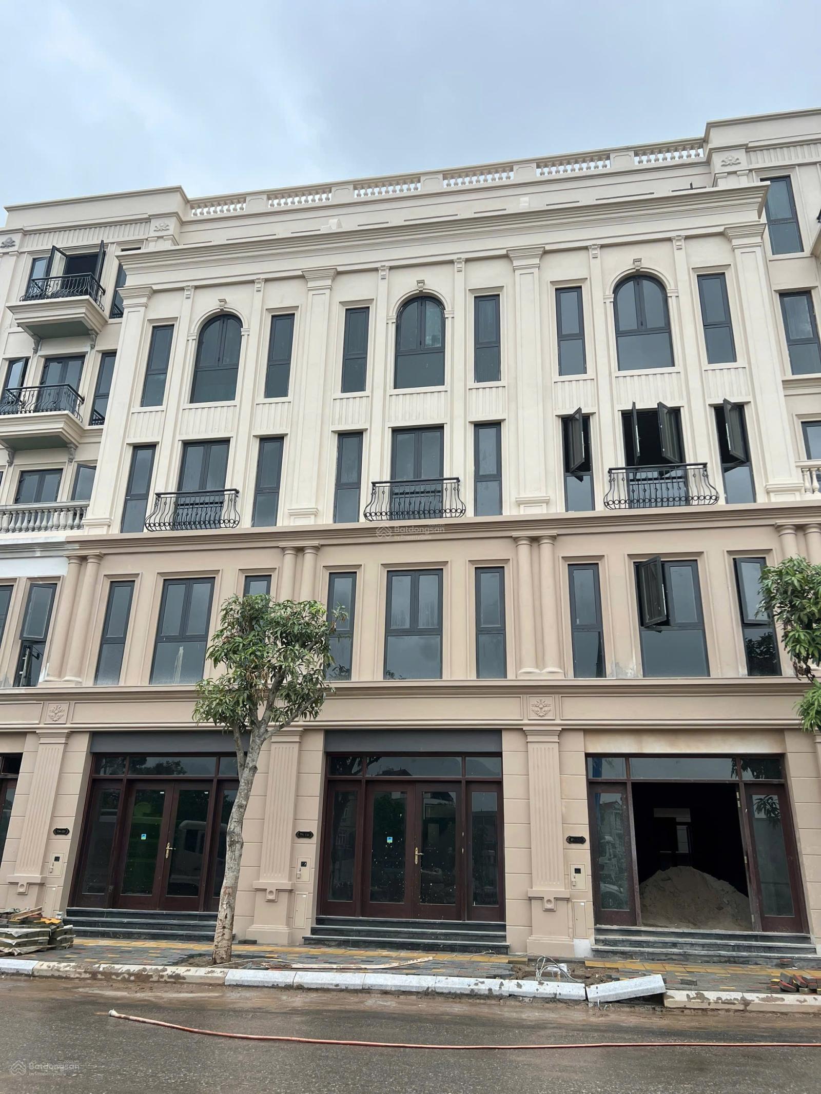 Shophouse Vinhomes Cổ Loa 75m² giá 29.5 tỷ - Đối diện khu ẩm thực quốc tế!