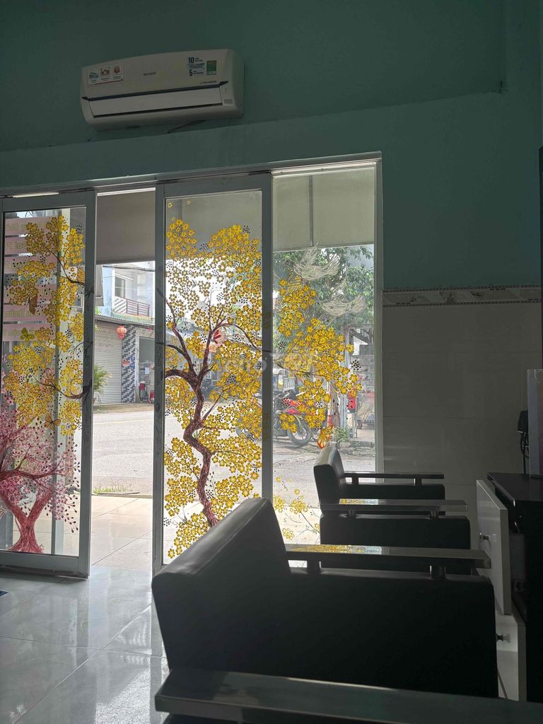 Tiệm tóc nail cho thuê đường Thạnh Lộc 30m² - Lương khách ổn định!