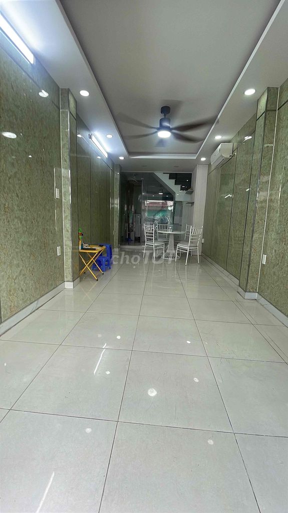 Nhà mặt tiền Trần Tuấn Khải, Quận 5, 32m² giá 30 triệu - Kinh doanh sầm uất ngay trung tâm!