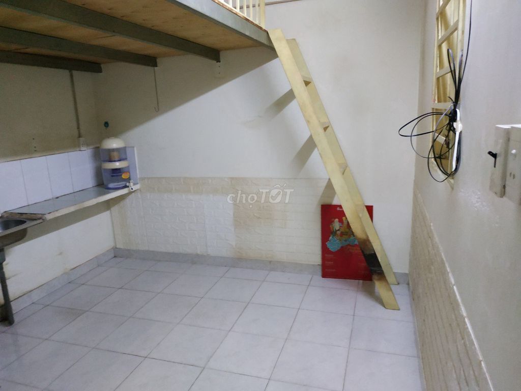 Phòng trọ Thạnh Lộc 37, Quận 12, 15m² chỉ 1.6 triệu - Không chung chủ, giờ giấc tự do!