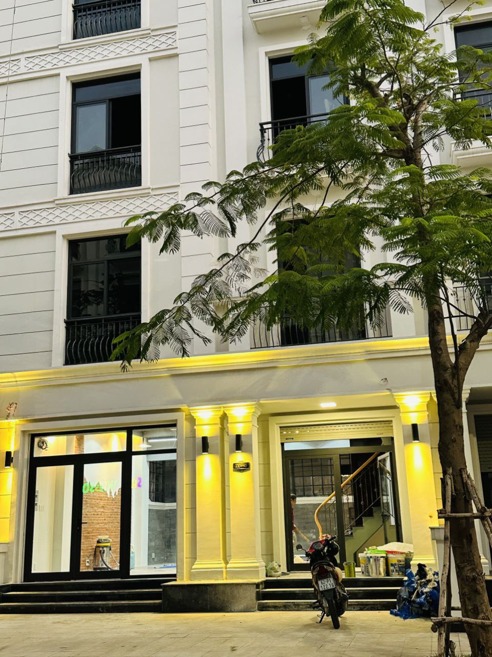 Cho thuê nhà phố Vinhomes Grand Park, Q9 96m² giá 25 triệu - Hoàn thiện đẹp với thang máy