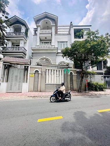 Bán biệt thự mặt tiền 276 Trường Sa 393m² giá 49 tỷ - Khu ẩm thực sầm uất!