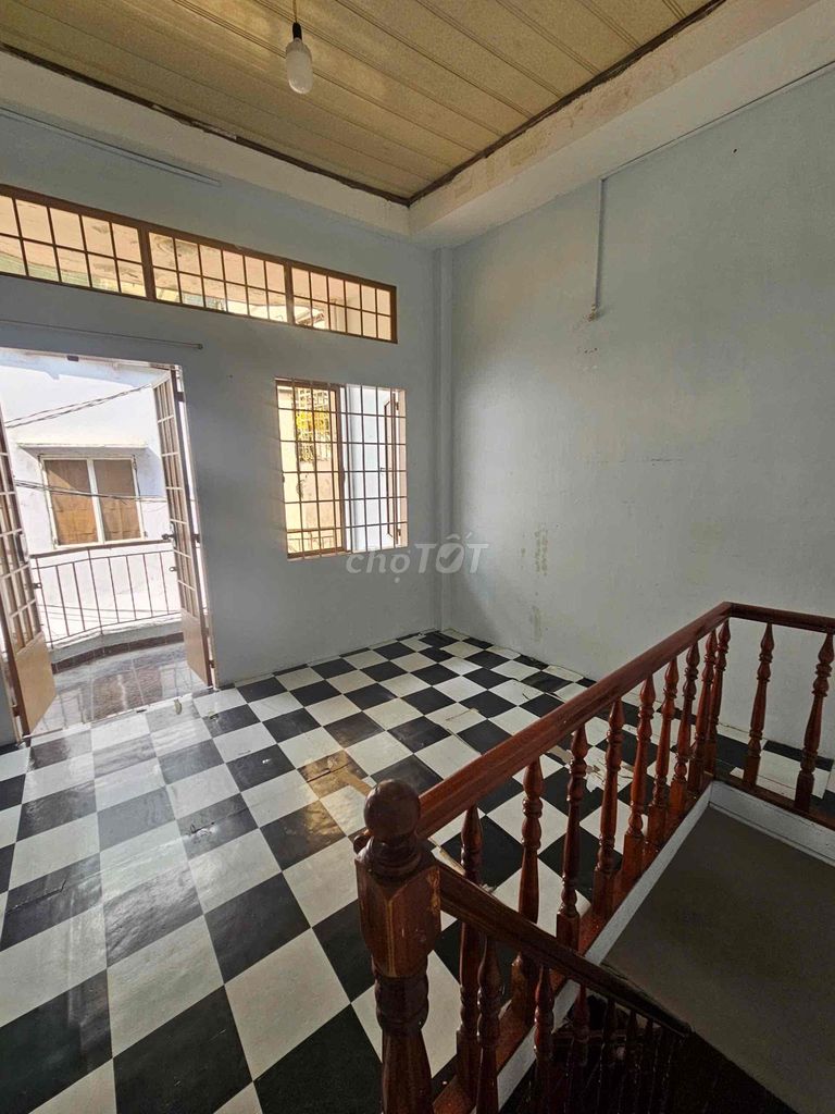 Nhà cấp 4 đường Lý Chính Thắng, Quận 3 giá 4.6 tỷ - Tiện lưu thông đa hướng!