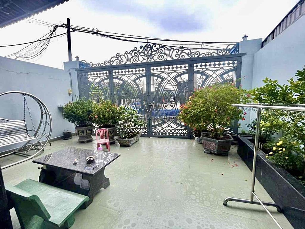 Nhà 1 lầu 3 phòng ngủ xã Bình Chánh 122.4m² giá 2.23 tỷ - Bán gấp bằng giá đất!