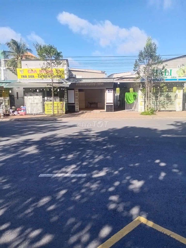 Mặt bằng cho thuê đường Sông Hậu 50m² giá 10 triệu - Kinh doanh sầm uất!