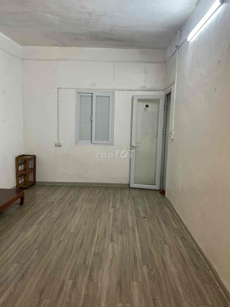 Căn hộ Tập thể Láng Hạ 30m² giá 4.5 triệu - Chính chủ cho thuê ngay!