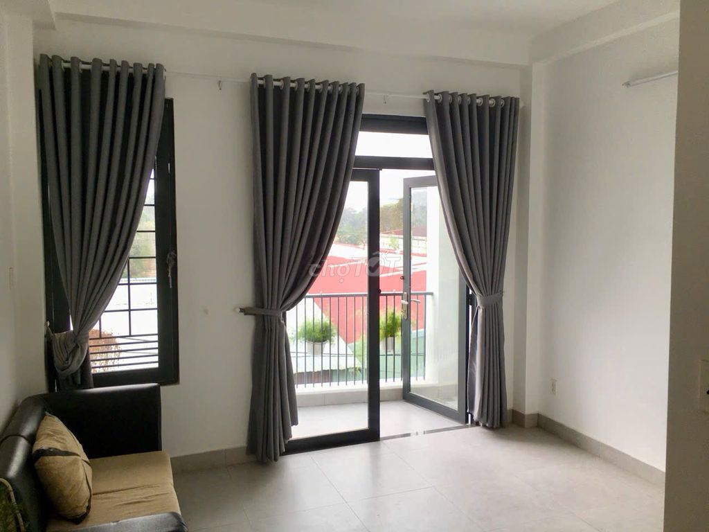 Phòng cho thuê 20m² tại Tân Phú giá 3.3 triệu - Ban công thoáng mát, tiện ích đầy đủ!