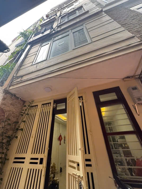 Nhà 5 tầng Ngã Tư Sở, Đống Đa 55m² giá 14.7 tỷ - Nhà tự xây chắc chắn, gần phố