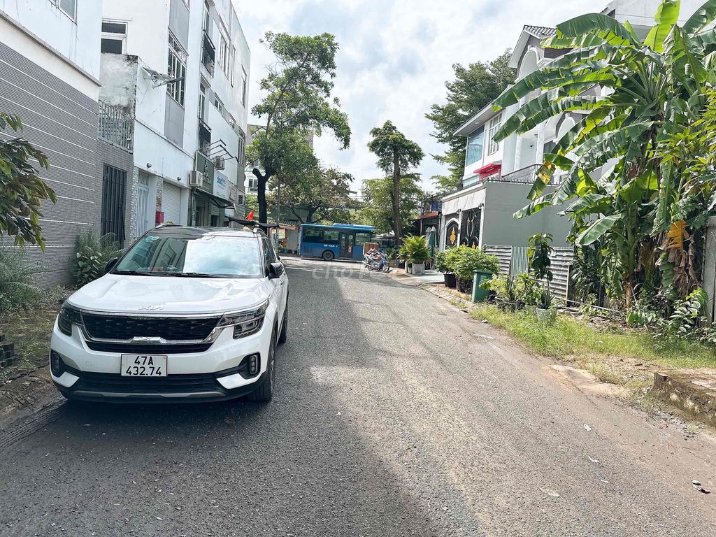 Nhà cho thuê KDC Nam Long, Phước Long B, Quận 9 - 140m², 5 phòng ngủ, giá 21 triệu