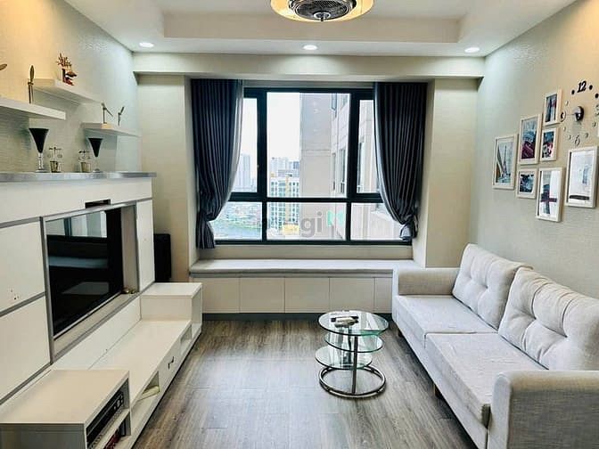 Căn hộ The Gold View Bến Vân Đồn 68m² giá 2.9 tỷ - Full nội thất sang trọng!