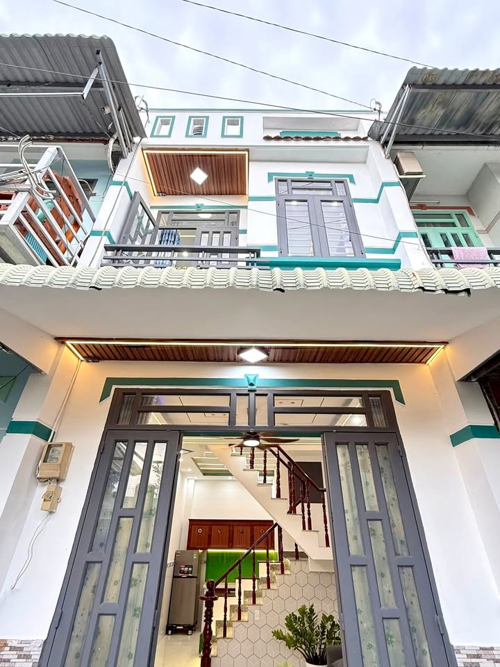 Nhà chính chủ Hóc Môn 32m² giá 1.45 tỷ - Full nội thất hiện đại!