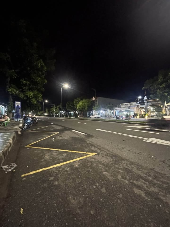 Đất nền mặt tiền Nguyễn Văn Cừ 200m² giá 3 tỷ - Sổ đỏ chính chủ, thương lượng!