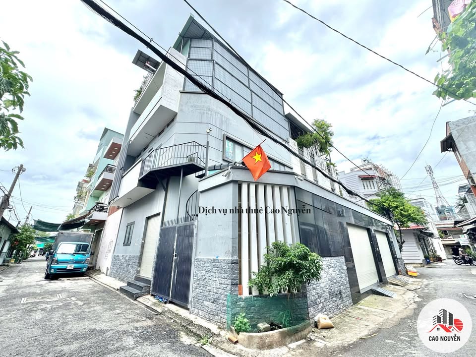 Biệt thự 3 mặt hẻm Gò Xoài, Bình Tân 198m² giá 20 triệu - Không gian thoáng đãng lý tưởng!