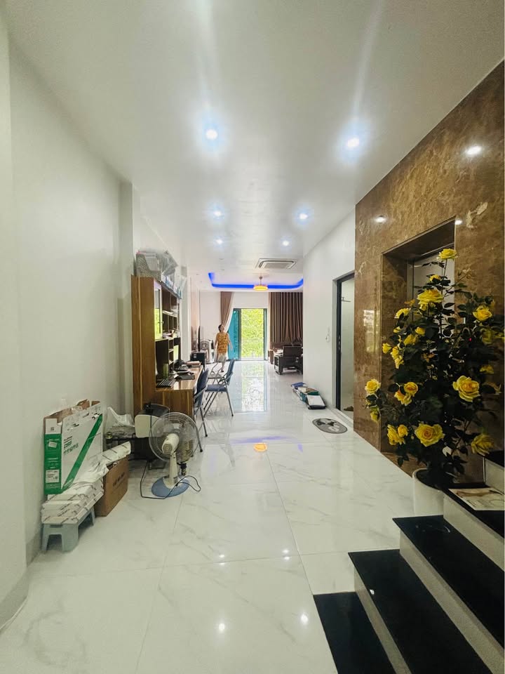 Nhà cho thuê KDT Damsan Phú Xuân 5 tầng 4PN - Full nội thất hiện đại chỉ 10.5 triệu/tháng!