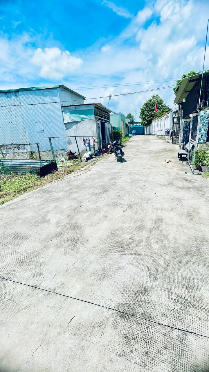 Đất nền Hiệp Phước Nhơn Trạch 100m² giá chỉ 1.3 tỷ - Lô góc 2 mặt tiền đẹp!