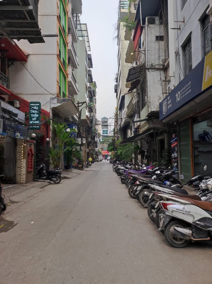 Nhà phố Huế 100m², 3 tầng, giá 45 tỷ - Đầu tư sinh lời ngay!