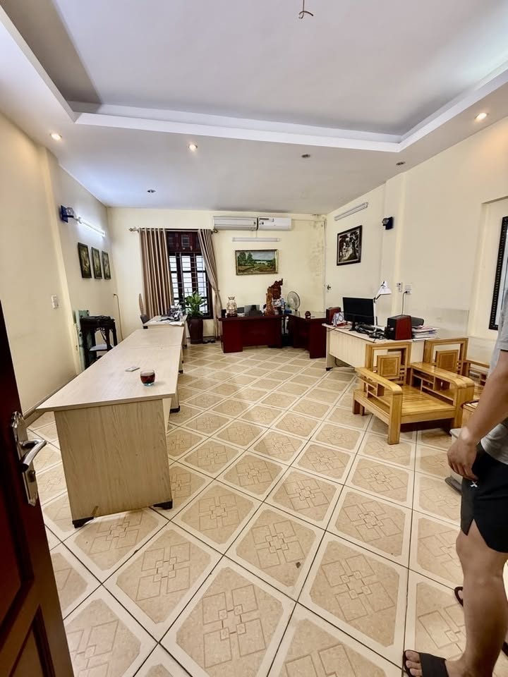 Nhà Trần Khát Chân 96m² giá 32 tỷ - Thiết kế thông sàn đẳng cấp!