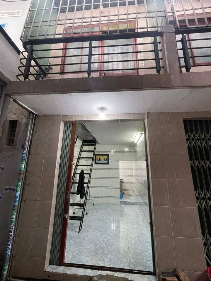 Nhà nguyên căn cho thuê tại Bùi Xuân Phái, Quy Nhơn 18m² - Giá chỉ 2 triệu/tháng!