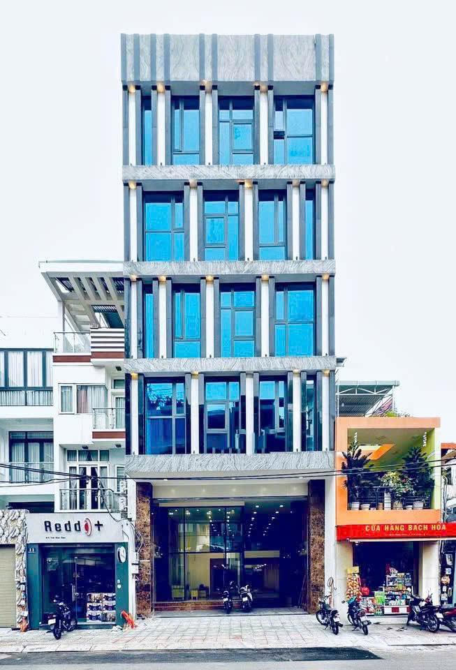 Cho thuê văn phòng Trần Khắc Trân Quận 1 80m² giá 32 triệu - Mặt tiền thuận lợi!