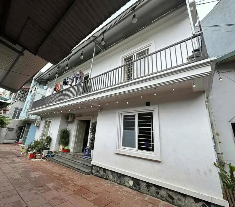 Nhà 2 tầng Đặng Trần Côn - Cốc Lếu 65m² giá 1.8 tỷ - Cơ hội vàng cho gia đình bạn!