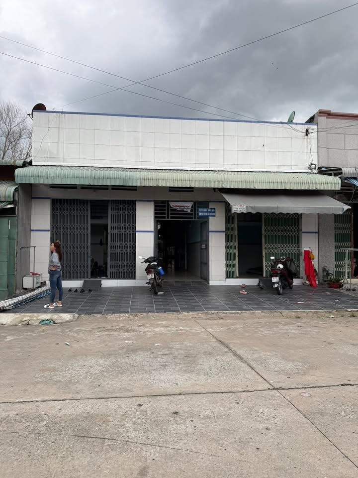 Cặp nhà trọ Bến Cát 300m² giá 4.85 tỷ - Đầu tư sinh lời ngay!