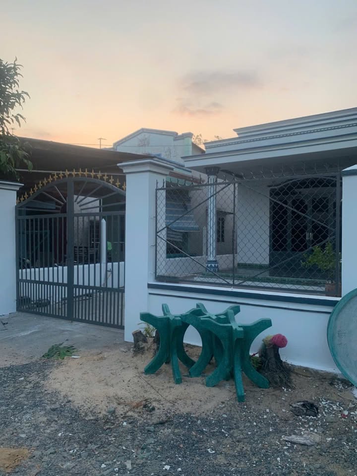 Nhà riêng Tân Thạnh Đông 70m² giá 2.5 tỷ - Sẵn sàng giao dịch ngay!