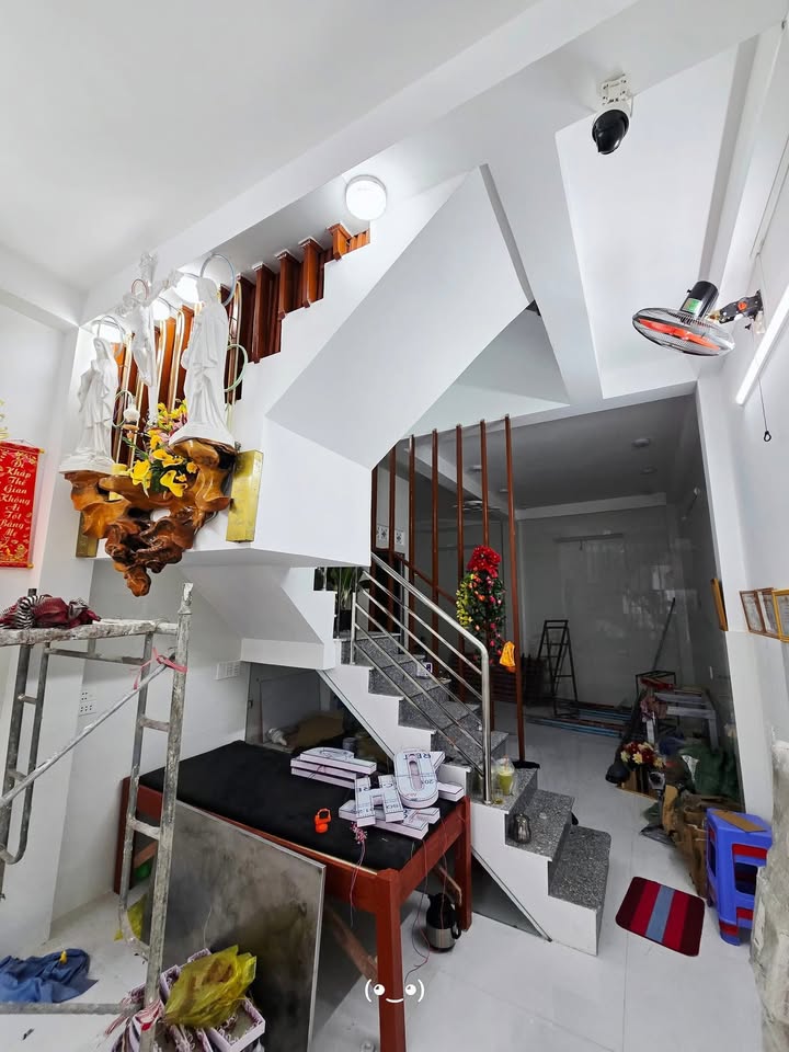 Nhà đẹp 4 tầng tại Phường Tân Hòa, 260m² chỉ 3 tỷ - Sổ hồng chính chủ!