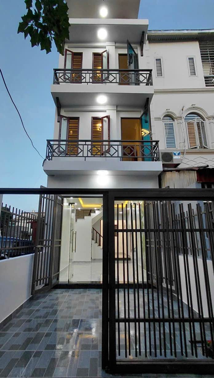 Nhà mặt phố Ngọc Châu Hải Dương 52m² giá 3.4 tỷ - Sân để ô tô rộng rãi!