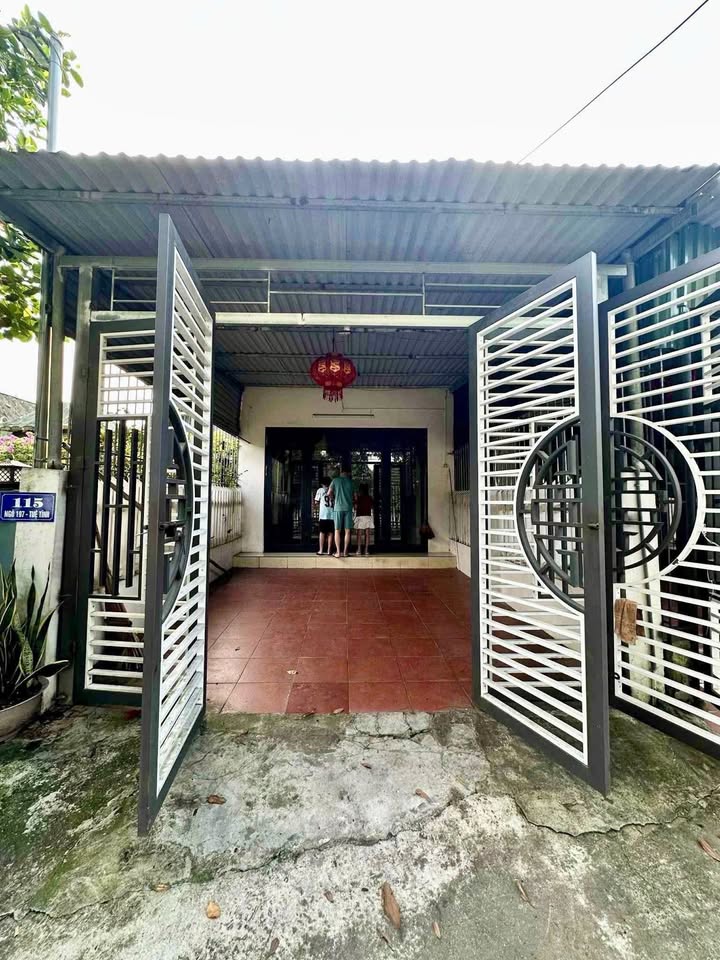 Nhà ngõ 197, đường Tuệ Tĩnh, thị trấn Mậu A 106m² giá 1,35 tỷ - Ô tô vào tận sân!