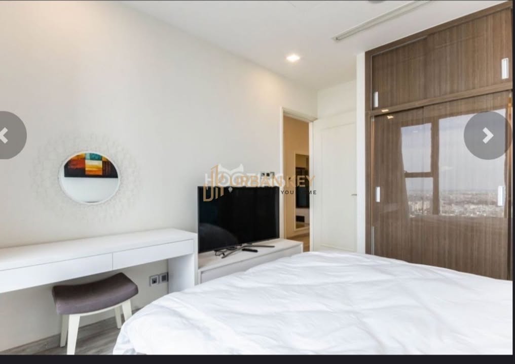 Căn hộ 2PN Vinhomes Golden River 61.4m² giá 14 tỷ - View sông tuyệt đẹp!