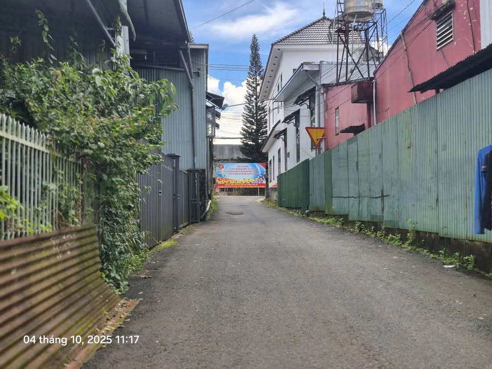 Nhà hẻm Trần Phú Bảo Lộc 193m² giá 3.9 tỷ - Vị trí đẹp, gần tiện ích!