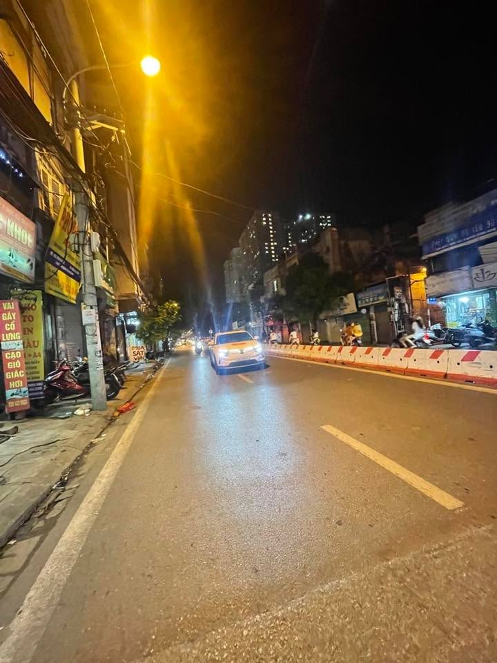 Bán nhà mặt phố Minh Khai 49m² giá thỏa thuận - Mặt tiền khủng, ô tô tránh nhau!