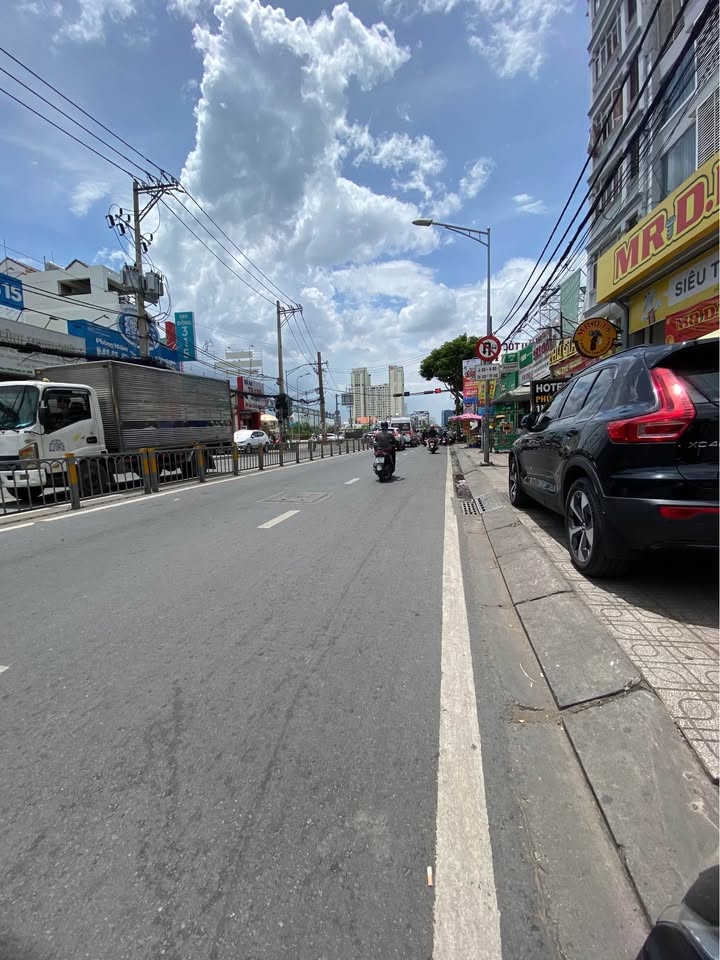 Nhà mặt tiền Bế Văn Cấm, Q.7, 67.5m² giá 12.2 tỷ - Kinh doanh tốt, an ninh