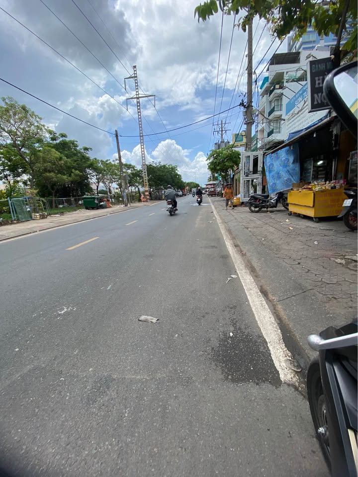 Nhà mặt tiền Bế Văn Cấm, Q7, 67.5m² giá 12.2 tỷ - Kinh doanh tốt!