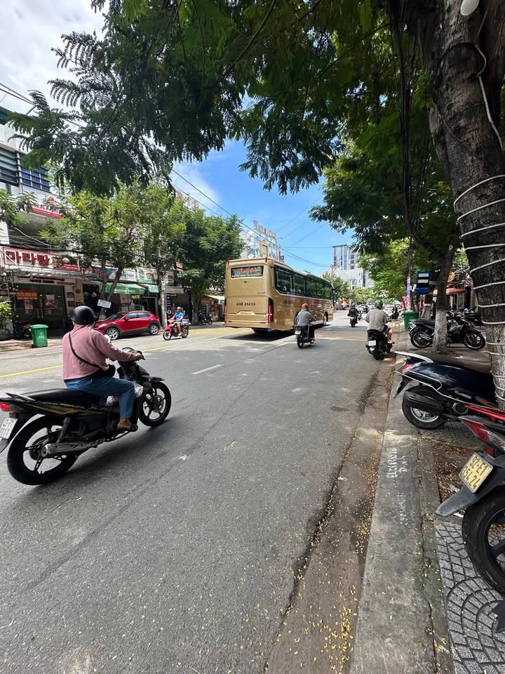 Nhà phố mặt tiền đường Nguyễn Văn Thoại, Ngũ Hành Sơn, Đà Nẵng 127m² - Đầu tư sinh lời tuyệt vời!