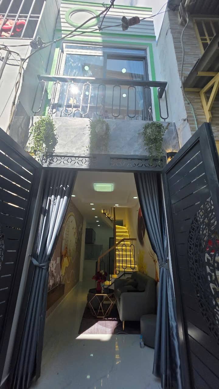 Nhà bán Phường 6 Gò Vấp 20.5m² giá 2.79 tỷ - Sổ hồng công chứng ngay!