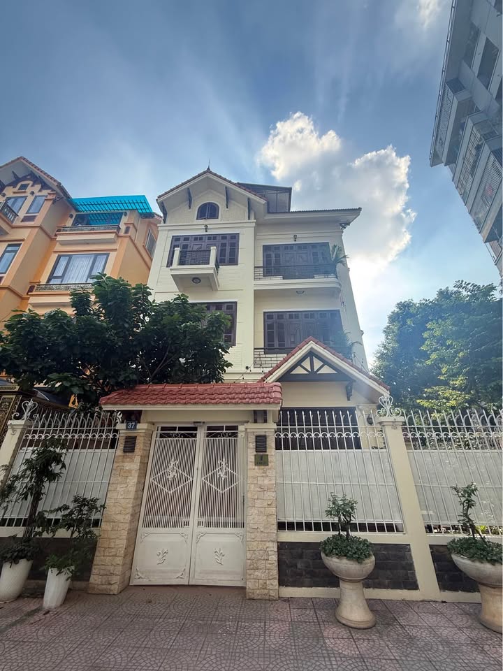 Biệt thự Phố Mỹ Đình 155m² giá 42 tỷ - Lô góc đẳng cấp, tiện nghi!