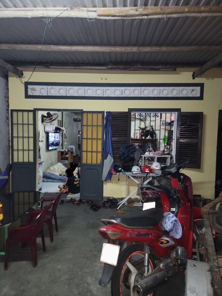 Nhà C4 Phú Thạnh 210m² giá 780 triệu - Hướng Nam, đường rộng 3m!