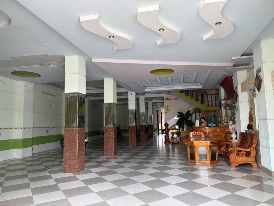 Khách sạn 3.5 tầng đường Nguyễn Văn Linh, 336m² giá 15 tỷ - Đầu tư sinh lời ngay!