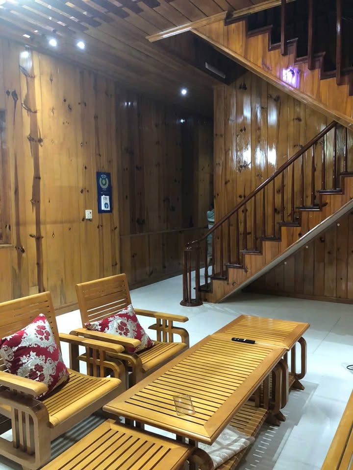 Nhà 3 tầng khu Hưng Phú Tuy Hòa 90m² giá 4 tỷ - Thiết kế nội thất gỗ sang trọng!