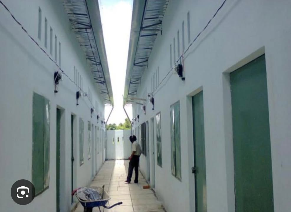 Dãy trọ Tân Tào Tuy Hòa 100m² giá 2 tỷ - Mặt tiền đường 16m thuận tiện!