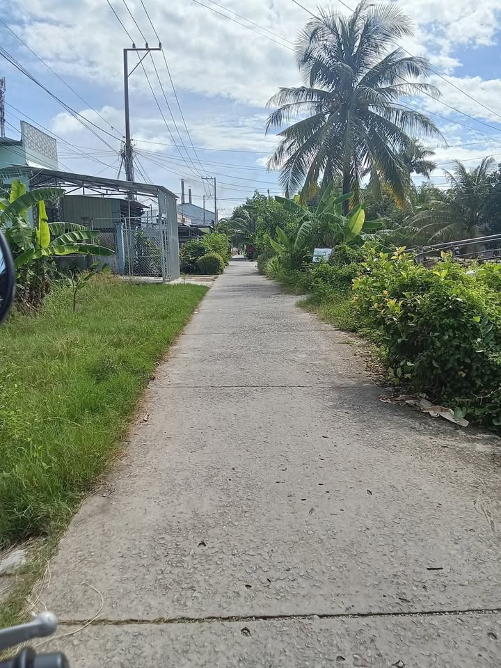 Đất nền 350m² mặt tiền kinh Chín Viên, Cà Mau - Sẵn sàng vào ở!