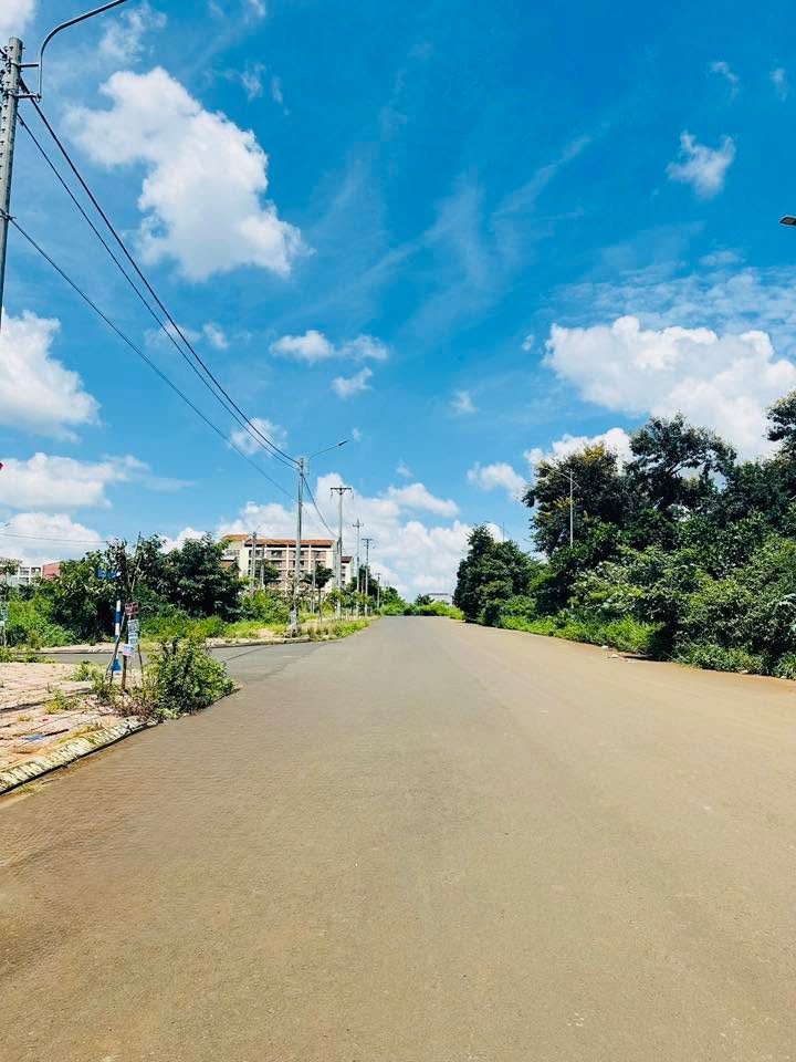 Mặt tiền Lý Nhân Tông Buôn Ma Thuột 115m² giá 7.6 tỷ - Đầu tư sinh lời ngay!