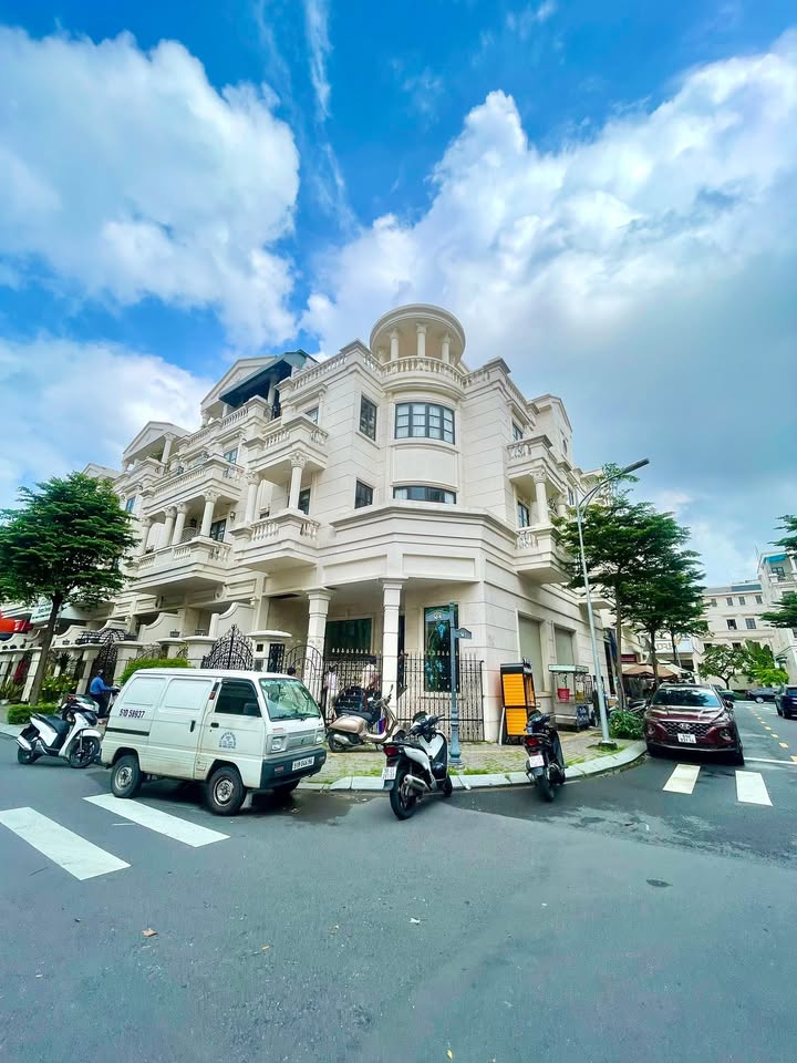 Cho thuê mặt bằng góc 2 mặt tiền Cityland, Gò Vấp 140m² giá 25 triệu - Nhà mới 100%!