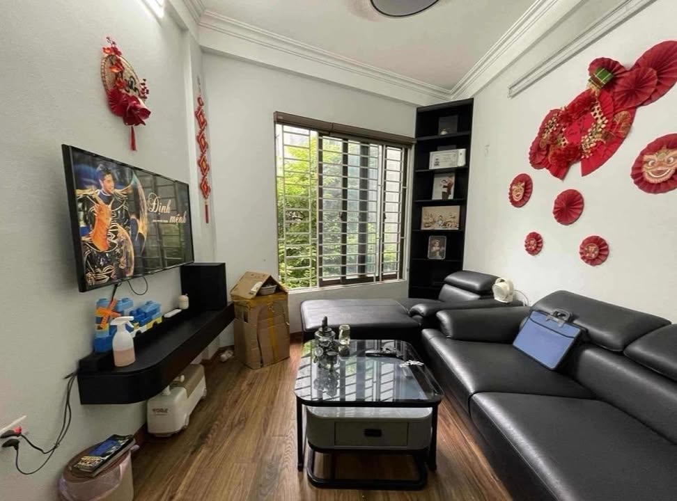 Nhà riêng Khương Trung, Thanh Xuân 30m² giá 6.4 tỷ - Sổ đỏ chính chủ, tiện ích xung quanh!