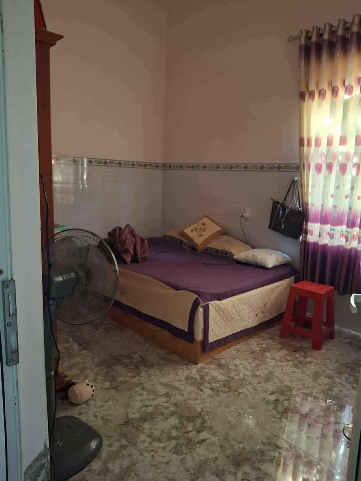 Nhà 2 mặt tiền đường 30-4, huyện Krông Bông, 120m² giá 1.25 tỷ - Sẵn sàng vào ở!